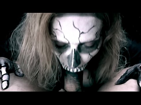 ❤️ Demoniska meitene sūc locekli ar savu melno muti un norij spermu. ❤❌ Sekss pie mums ❌️❤