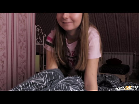 ❤️ Blondīne dziļi sūc savu BFF un saņem spermu mutē ❤❌ Sekss pie mums ❌️❤